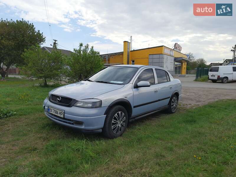 Седан Opel Astra 2005 в 