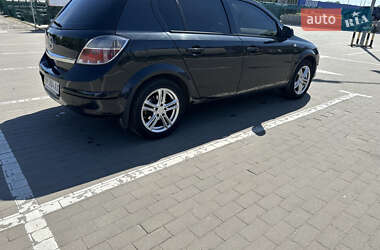 Хетчбек Opel Astra 2013 в 