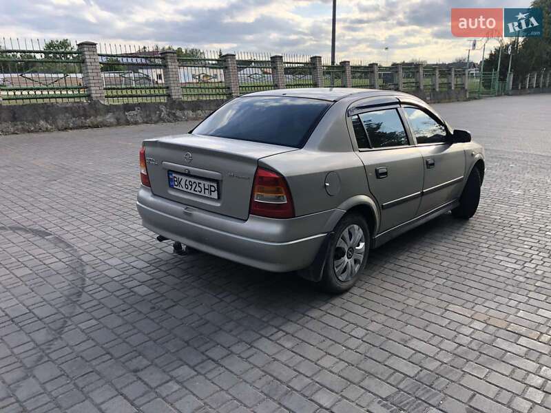 Седан Opel Astra 2007 в Володимирці