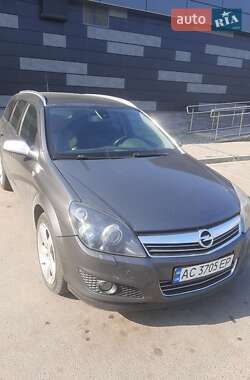 Универсал Opel Astra 2009 в Луцке