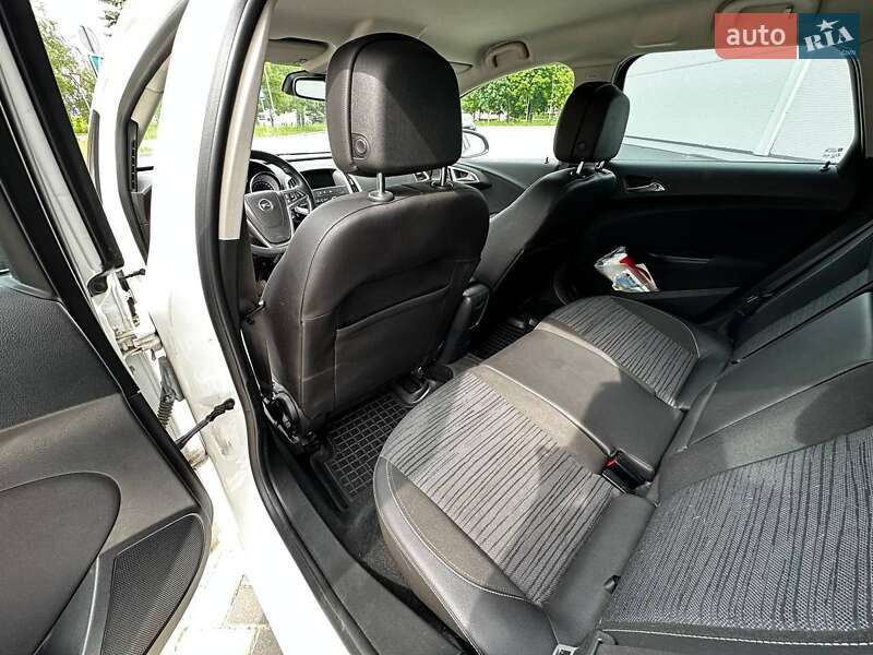 Універсал Opel Astra 2014 в Краматорську