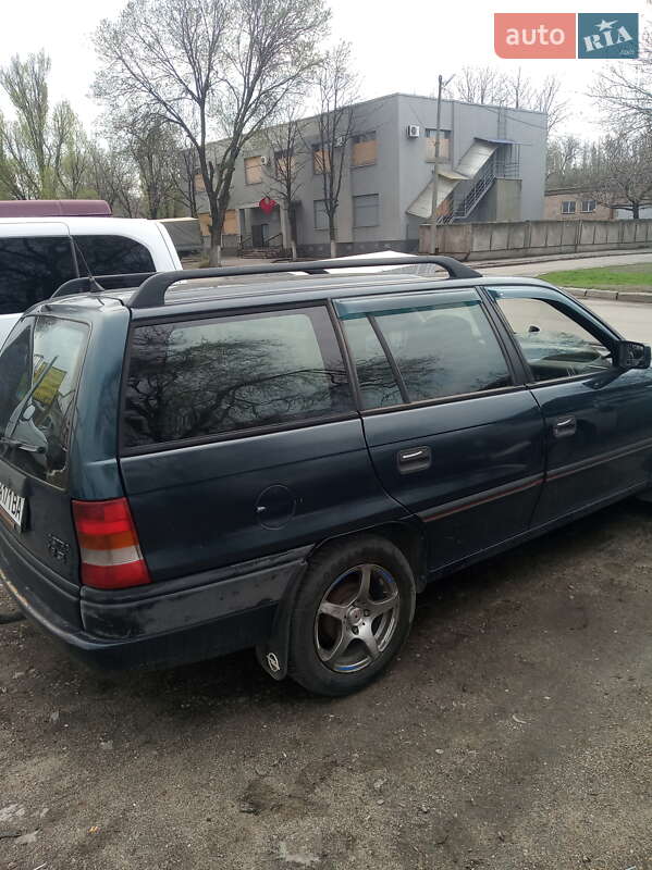 Універсал Opel Astra 1994 в Запоріжжі