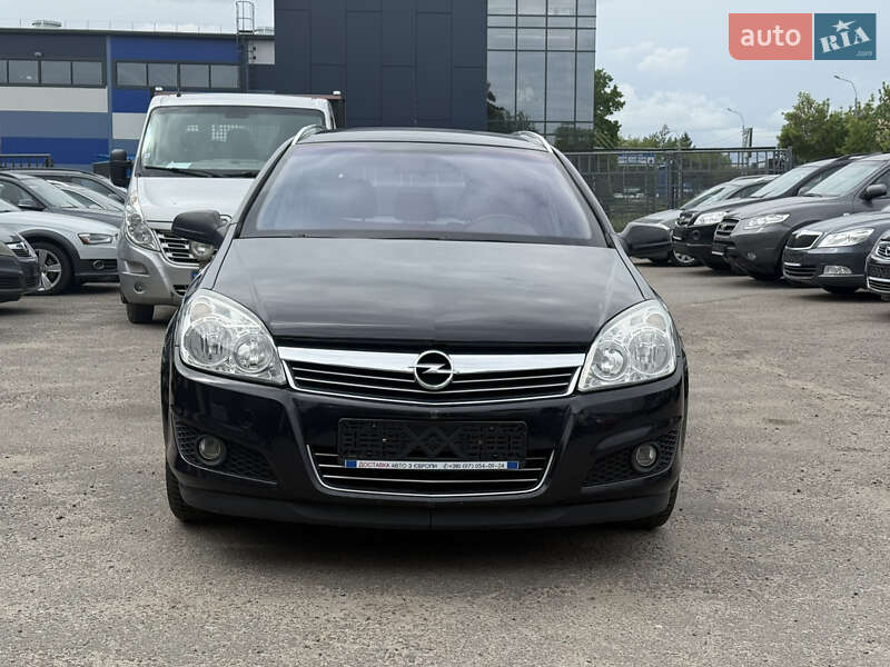 Універсал Opel Astra 2008 в Рівному