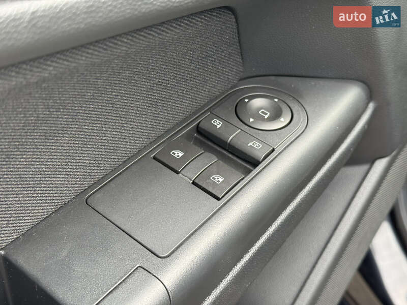 Універсал Opel Astra 2008 в Рівному