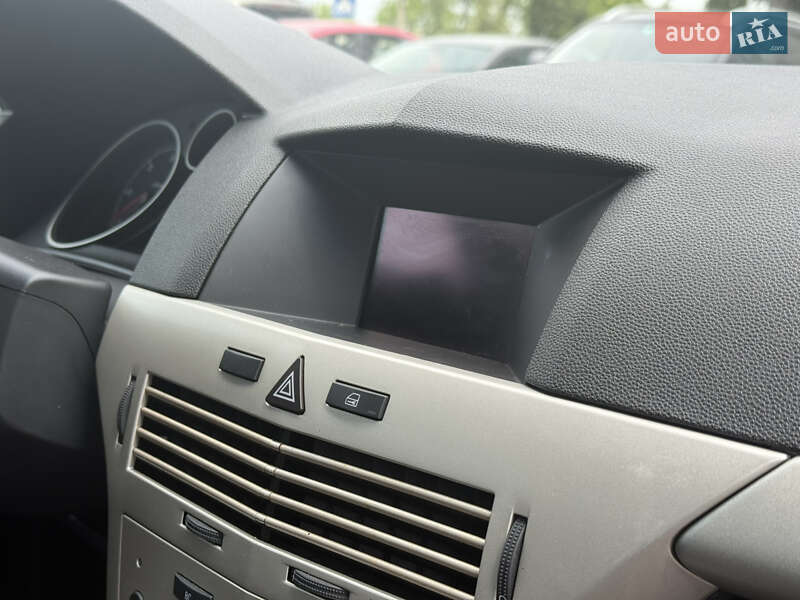 Універсал Opel Astra 2008 в Рівному
