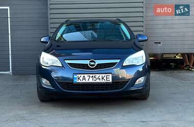 Универсал Opel Astra 2011 в 