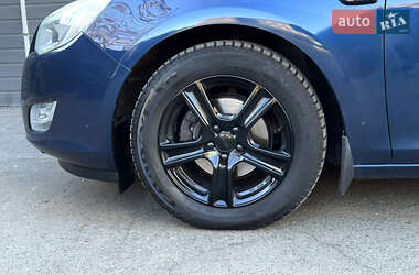 Универсал Opel Astra 2011 в 