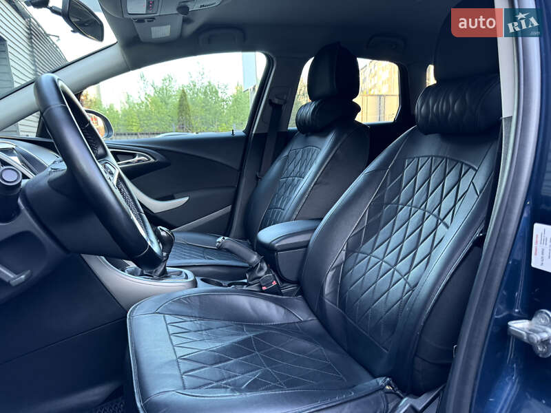Універсал Opel Astra 2011 в Києві