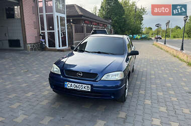 Седан Opel Astra 2005 в Умани