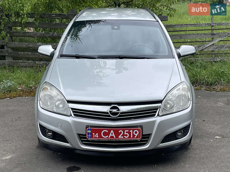 Універсал Opel Astra 2008 в Тернополі