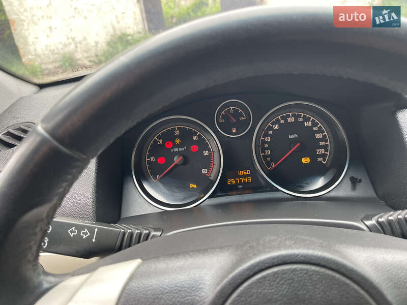 Універсал Opel Astra 2008 в Тернополі