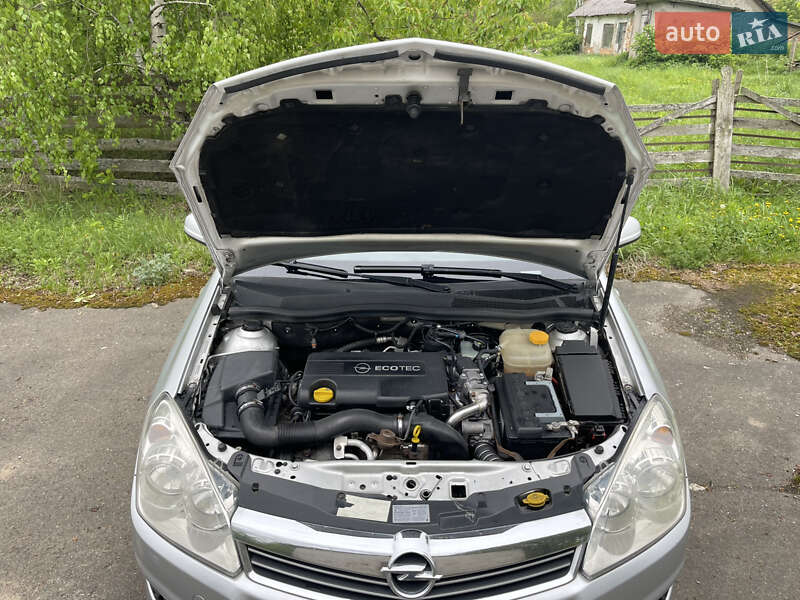 Універсал Opel Astra 2008 в Тернополі