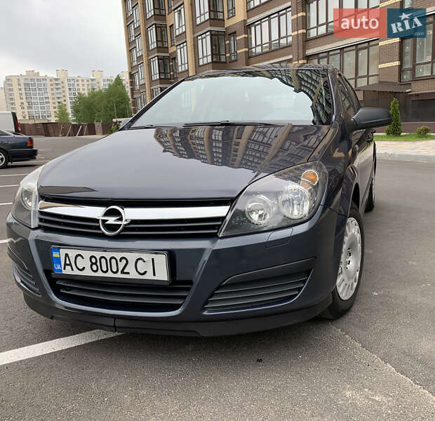 Хэтчбек Opel Astra 2006 в 