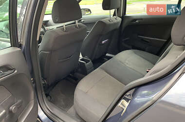 Хэтчбек Opel Astra 2006 в 