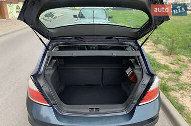 Хэтчбек Opel Astra 2006 в 