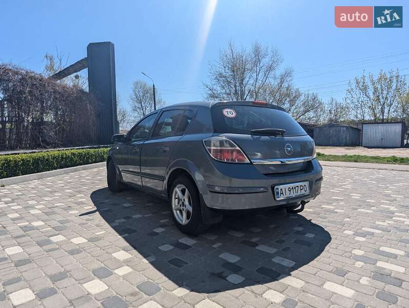 Хэтчбек Opel Astra 2008 в Киеве