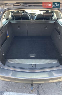 Универсал Opel Astra 2012 в 