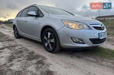 Универсал Opel Astra 2012 в 