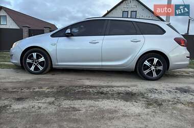 Универсал Opel Astra 2012 в 