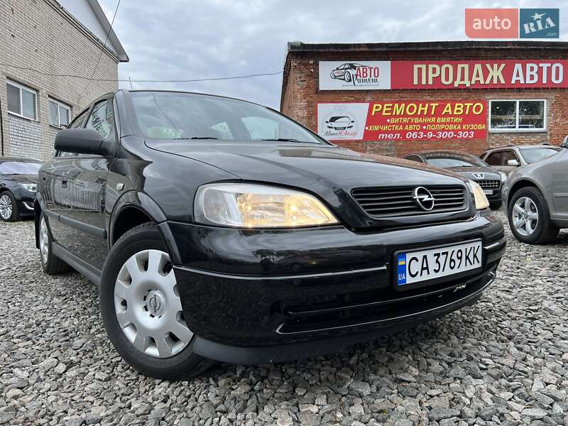 Седан Opel Astra 2006 в 