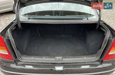 Седан Opel Astra 2006 в 