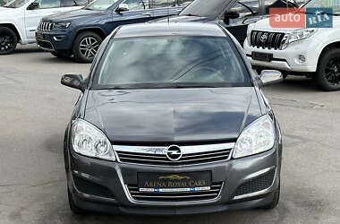 Хэтчбек Opel Astra 2009 в 