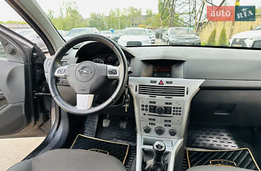 Хэтчбек Opel Astra 2009 в 