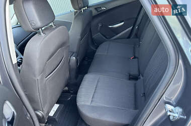 Універсал Opel Astra 2011 в 