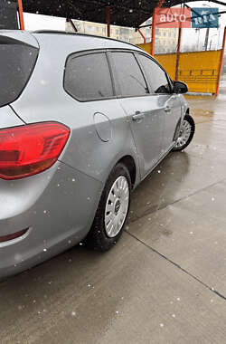 Універсал Opel Astra 2011 в 