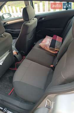 Хэтчбек Opel Astra 2008 в 