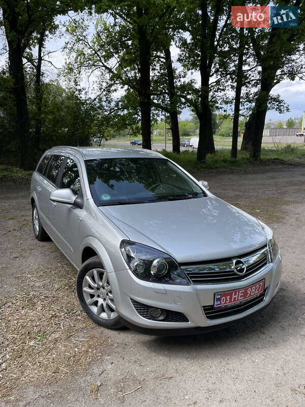 Opel Astra 2010