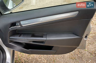Универсал Opel Astra 2010 в 