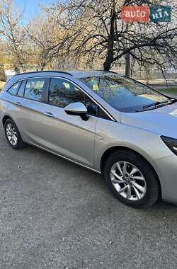 Универсал Opel Astra 2018 в Александрие