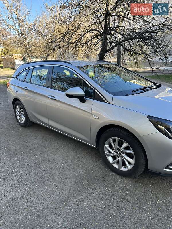 Універсал Opel Astra 2018 в Олександрії