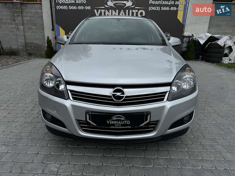 Универсал Opel Astra 2013 в Виннице