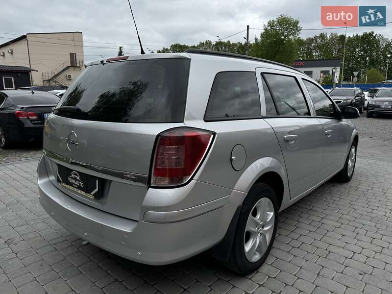 Универсал Opel Astra 2013 в Виннице