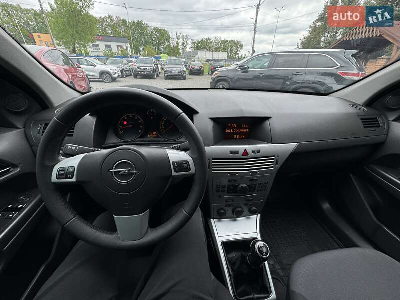 Универсал Opel Astra 2013 в Виннице