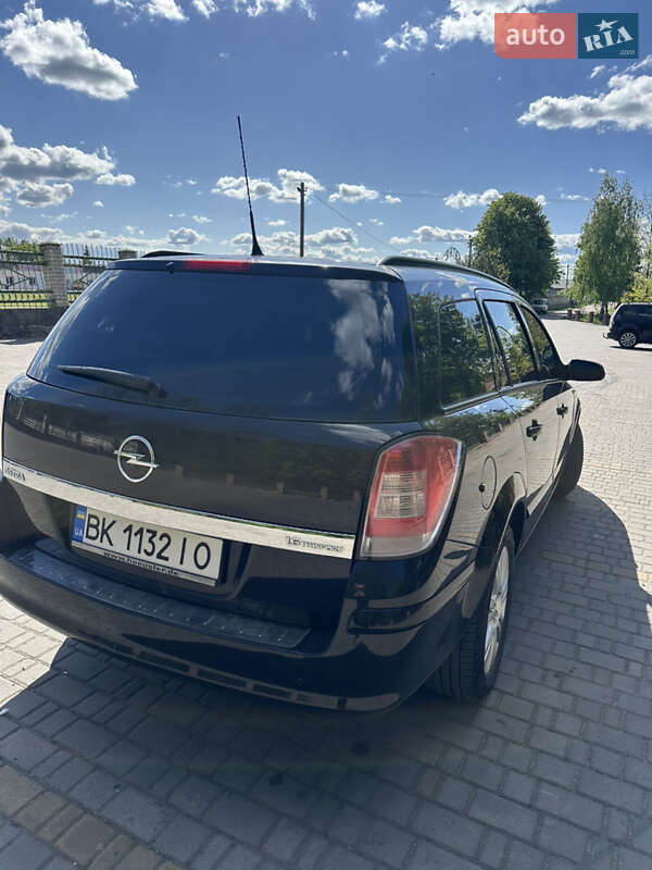 Универсал Opel Astra 2007 в Владимирце