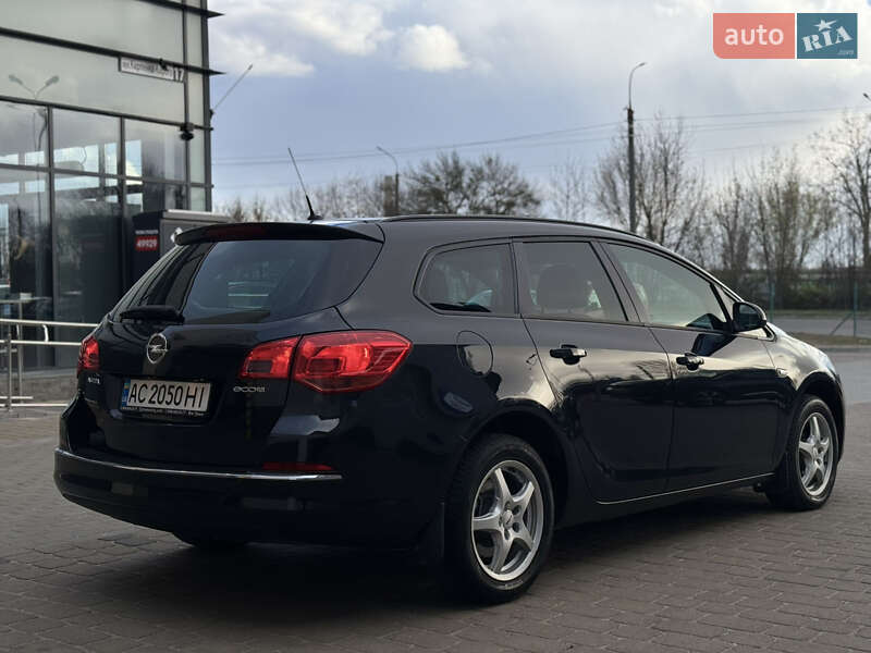 Універсал Opel Astra 2015 в Луцьку