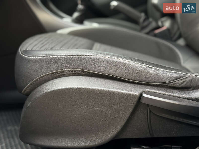 Універсал Opel Astra 2015 в Луцьку