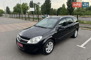 Універсал Opel Astra 2010 в Києві