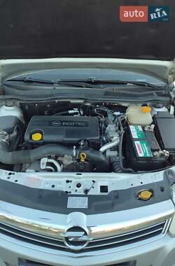 Универсал Opel Astra 2009 в 