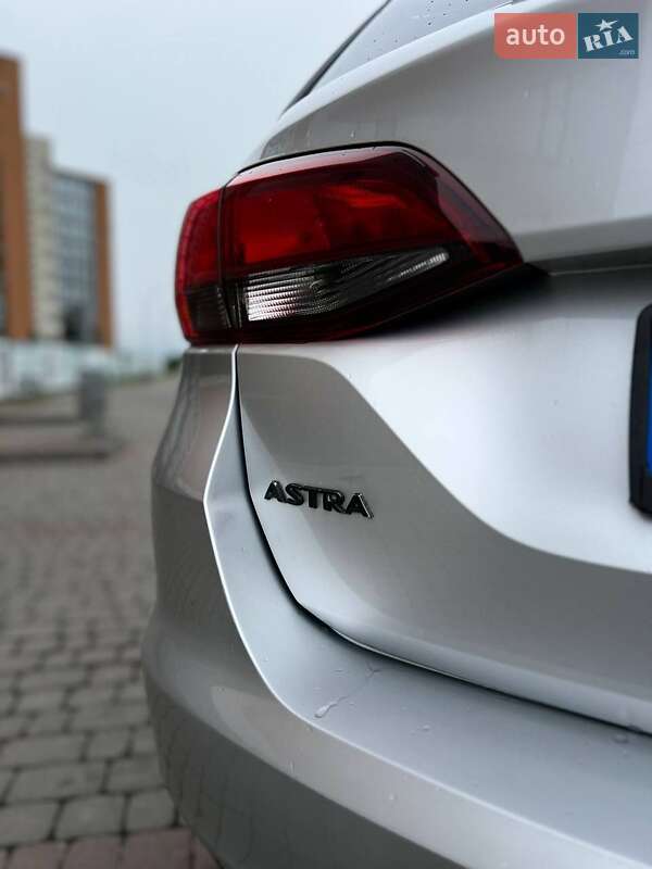 Универсал Opel Astra 2016 в Ланчине