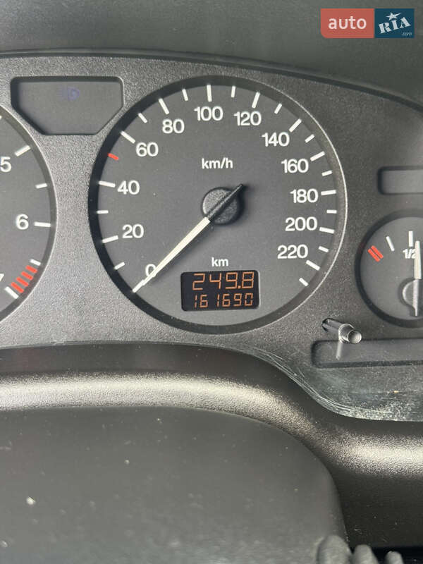 Хэтчбек Opel Astra 2000 в Звягеле