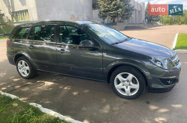 Універсал Opel Astra 2010 в 