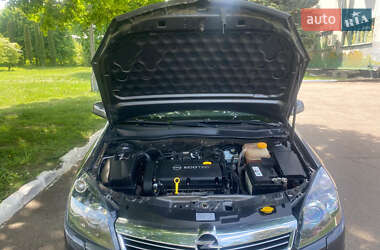 Універсал Opel Astra 2010 в 