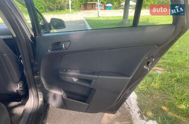 Універсал Opel Astra 2010 в 