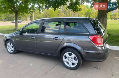Універсал Opel Astra 2010 в 