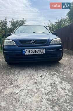 Седан Opel Astra 2005 в 