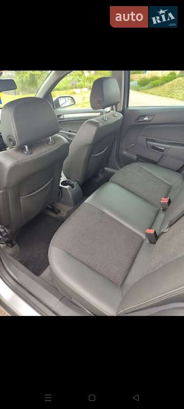 Універсал Opel Astra 2009 в Миронівці